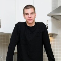 Naked in the kitchen - Picture 1
