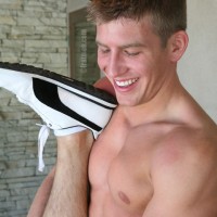 Nice collge buddies posing - Picture 10