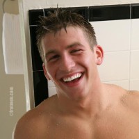 College jock posing naked - Picture 9
