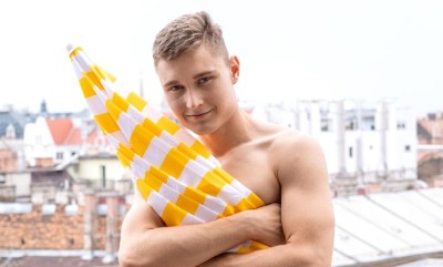 Johnny Eilish gets nude