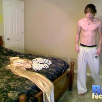Trace plays with himself through his underwear - Picture 1