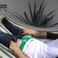 Chris Porter piss and stroke in a hammock - Picture 1