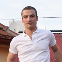 Marek pisses on the roof - Picture 1
