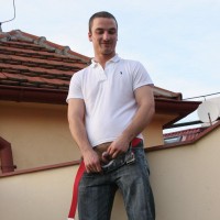 Marek pisses on the roof - Picture 13