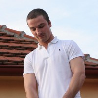 Marek pisses on the roof - Picture 17