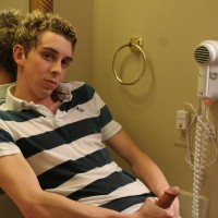 Hoyt pisses himself - Picture 15