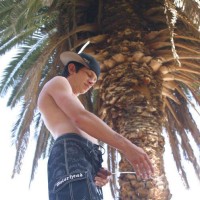 Ian Madrox piss outdoor - Picture 5