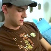 Connor Banks cums on his own face - Picture 1