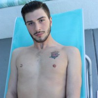 Justin Dean pissing - Picture 7