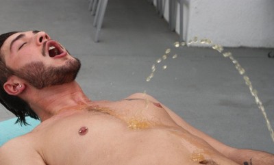 Justin Dean pissing