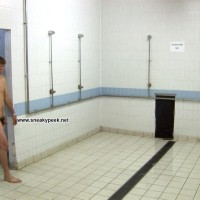 Football club showers - Picture 1