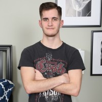 Dani Demuse Spreads His Ass - Picture 1