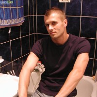 Ronny undresses and masturbates - Picture 1