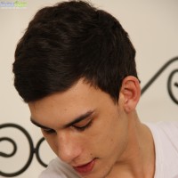 Sexy guy undresses - Picture 1