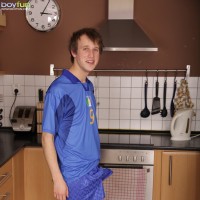 Marty Mound in soccer kit - Picture 4