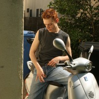 Dobie pees in the street - Picture 1