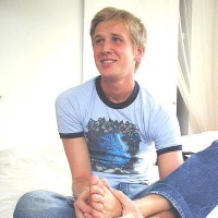 Billy shows off his feet - Picture 24