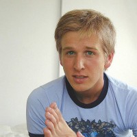 Billy shows off his feet - Picture 25