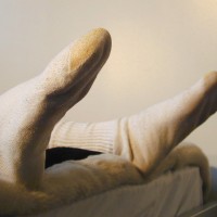Hottie shows his feet - Picture 17
