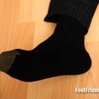 Eddie shows off his feet - Picture 30