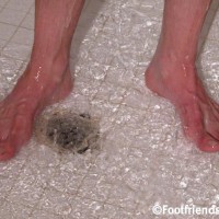 Cedric shows his feet and cock - Picture 38