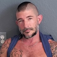 Johnny Hazzard plays with his cock - Picture 21