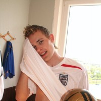 Harry and Nathan football boys - Picture 3