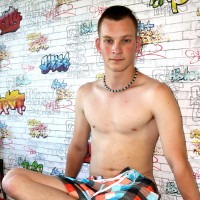 Bela shows his dick - Picture 5