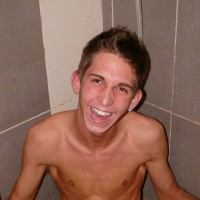 Alessandro showering - Picture 6