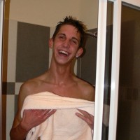 Alessandro showering - Picture 10