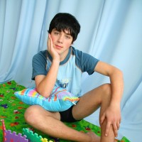 Lucas shows his hard cock - Picture 1