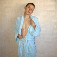 Randy shows his body - Picture 11