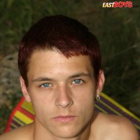 Czech boy posing naked outdoors - Picture 3