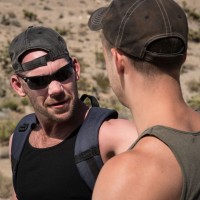 Nate Grimes fists Mike Tanner - Picture 4