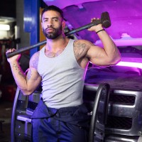 Horny engine pros - Picture 2