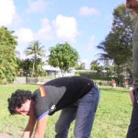 Daddy barebacks his gardener - Picture 1