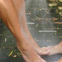 Smooth muscle men in sandals - Picture 6