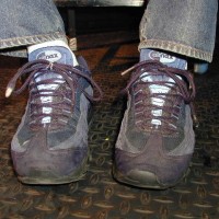 Carlos shows his feet - Picture 1