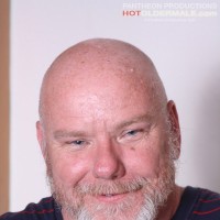 Sterling Steel shows his small cock - Picture 1