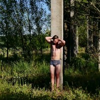 Outdoors duo scarred chest clothed - Picture 8