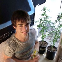 Zack Randall jerks off - Picture 1