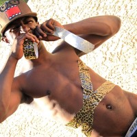 Moe Johnson shows hos big black cock - Picture 4
