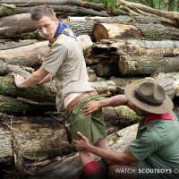 Taking a leak scout Zac - Picture 9
