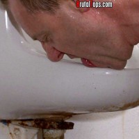 Session 114: Bathroom pig training - Picture 11