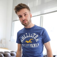 Louis Coleman shows his huge dick - Picture 1