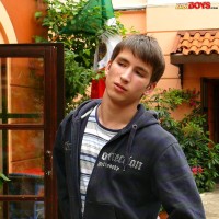 Aidan posing - Picture 2