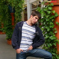 Aidan posing - Picture 3