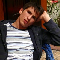 Aidan posing - Picture 7