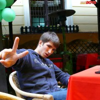 Aidan posing - Picture 11