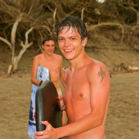 Alan and Raul jerk off in the ocean - Picture 10